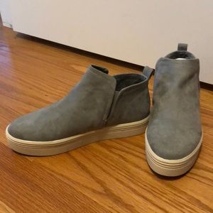 Dolce Vita smoke micro suede Elsy shoes size 8.5